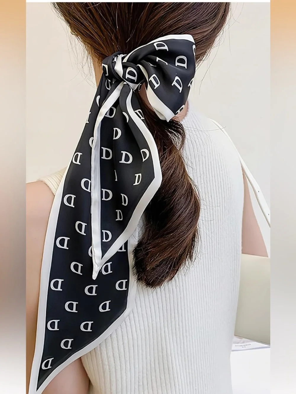 Black & White Patterned Scarf - Elegant Silk-Feel T- Willy
